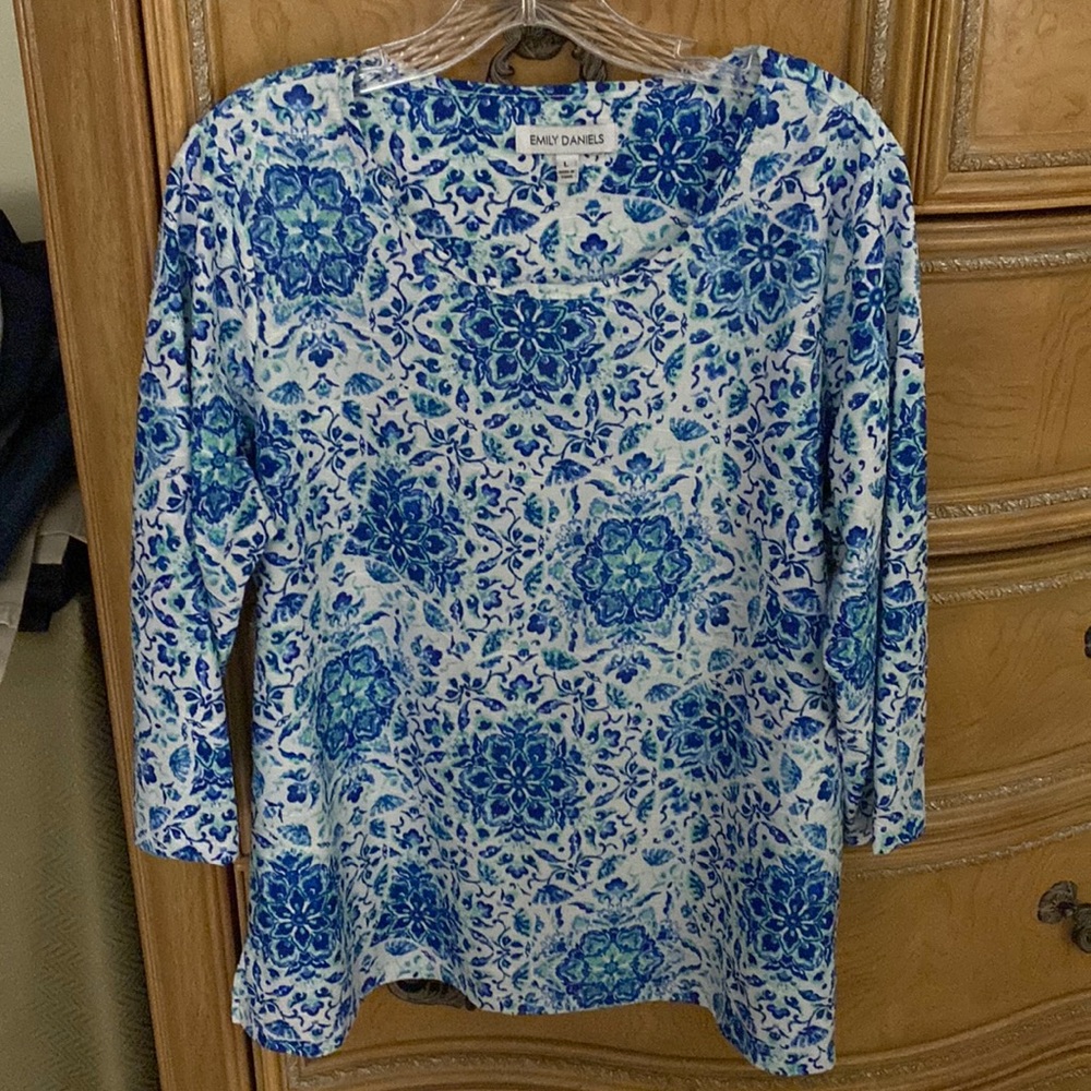 New!! Women’s Blouse